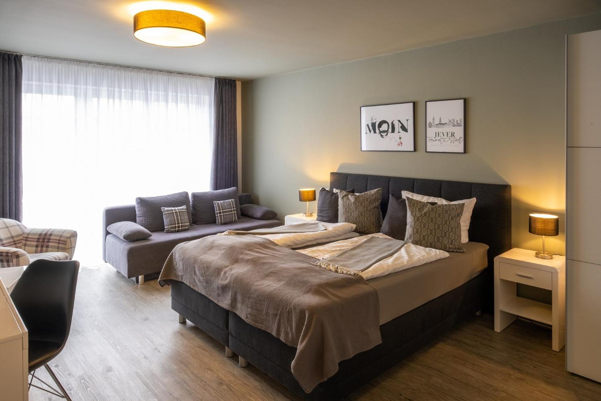 Stadthotel Jever Exterior photo