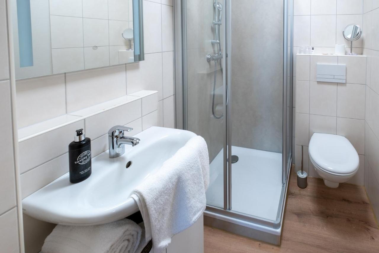 Stadthotel Jever Room photo